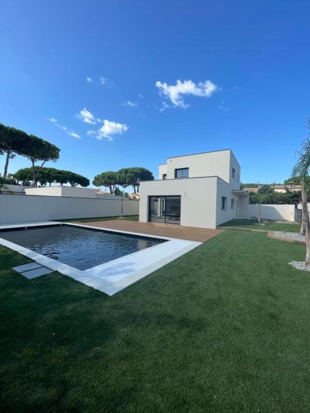 Villa du Soleil Spacious villa with private pool near Cap dAgde beaches, Rezervasyon  Le Grau-dʼAgde Hérault