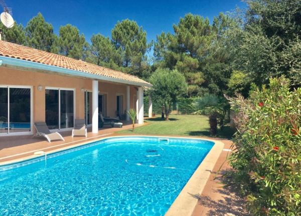 Villa Temara à Soustons Plage , piscine , Golf, Lac Marin, Rezervasyon  Landes Havuzlu Oteller, Yüzme Havuzu