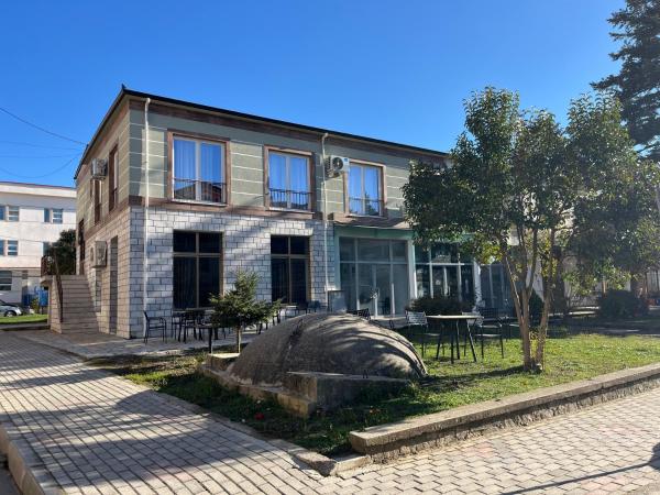 Te BUNKERI, Rezervasyon  Ersekë Korçë County