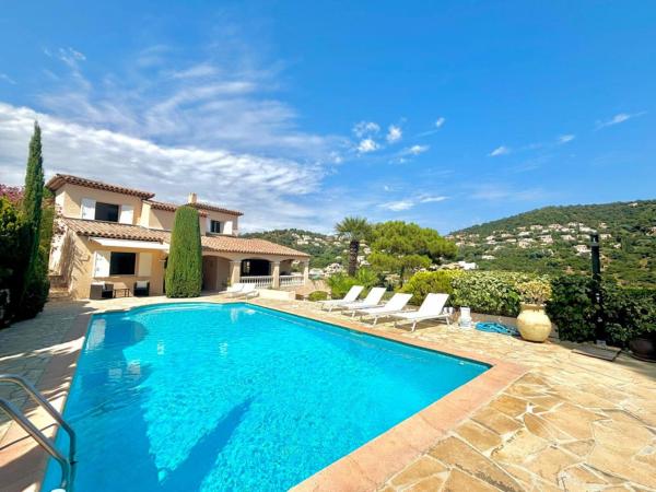 Villa Les Issambres, Rezervasyon  Rhône-Alps Otoparklı Oteller, Otopark