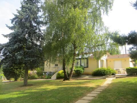 Les Acacias, Rezervasyon  La Milesse 