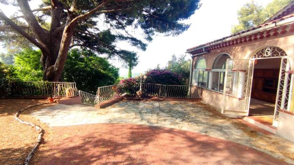 Haut de Villa T5, 6 à 11 couchages - Vue panoramique, Rezervasyon  Le Revest-les-Eaux Marsilya
