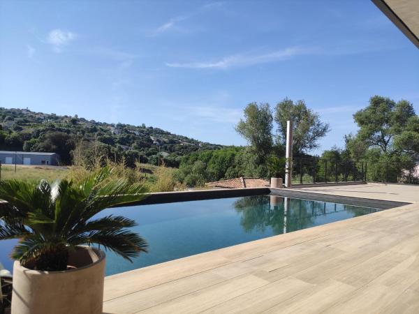 Villa avec piscine 6 personnes, Rezervasyon  Korsika Havuzlu Oteller, Yüzme Havuzu