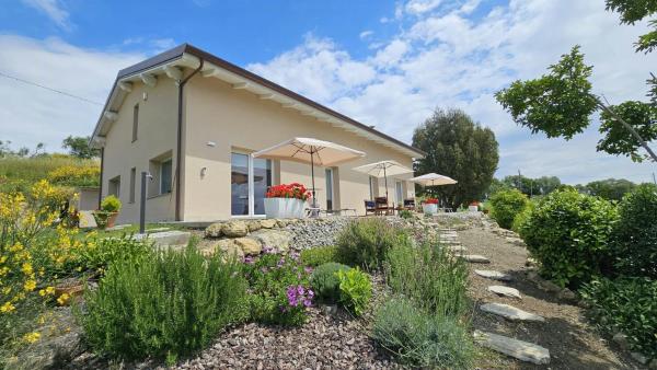 Panoramic Villa In The Lucca Hills, Rezervasyon  Diecimo SPA oteller, SPA