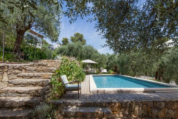 Provençal Villa With Pool In Valbonne, Rezervasyon  Rhône-Alps Otoparklı Oteller, Otopark