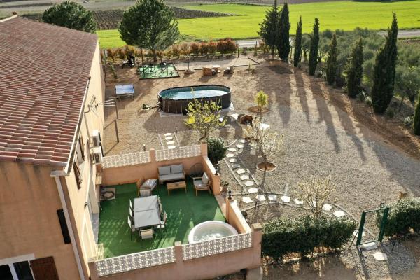 Villa vigneronne moderne piscine et jaccuzi, Rezervasyon  Saint-Jean-de-Fos 