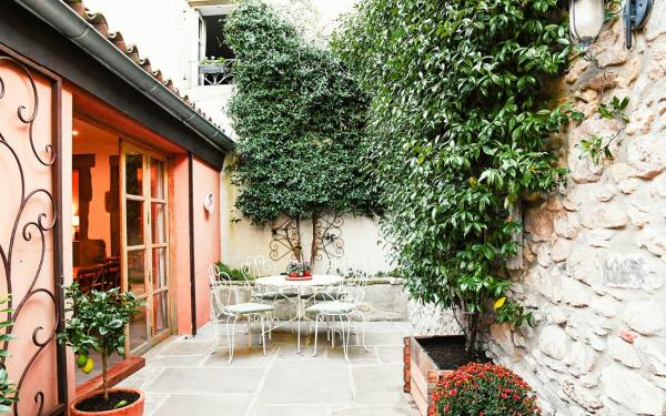 Charming Riverside House In Medieval Village, Rezervasyon  Villeneuve-Minervois 