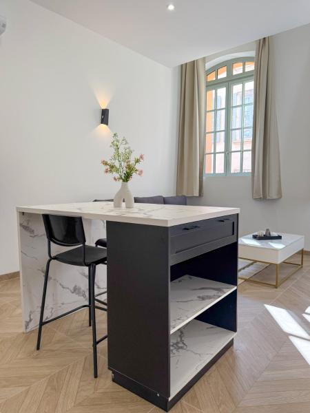 T2 luxe 100m Port 2Toulon Clim Wifi fibre SmartTV, Rezervasyon  Toulon Var coast