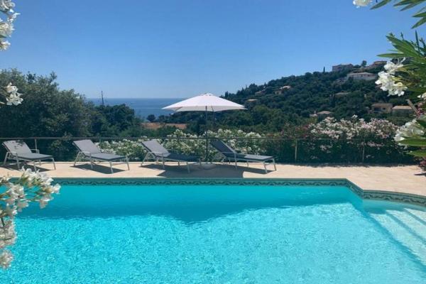 Provenzalische Villa l'Équilibre - mit Meerblick und privatem Pool by Riviera HomeLife, Rezervasyon  Rhône-Alps Otoparklı Oteller, Otopark
