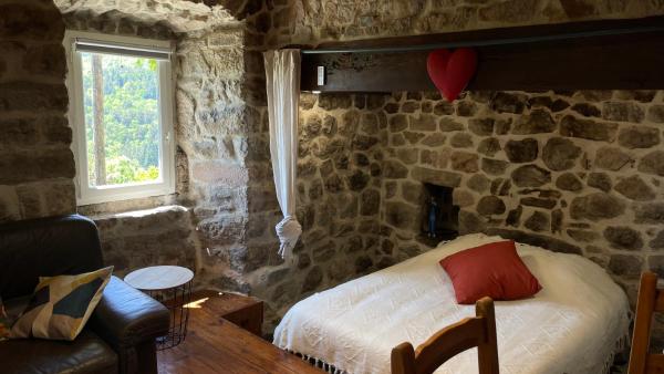 Votre cocon en Ardèche Verte, Rezervasyon  Saint-Prix Rhône-Alps.