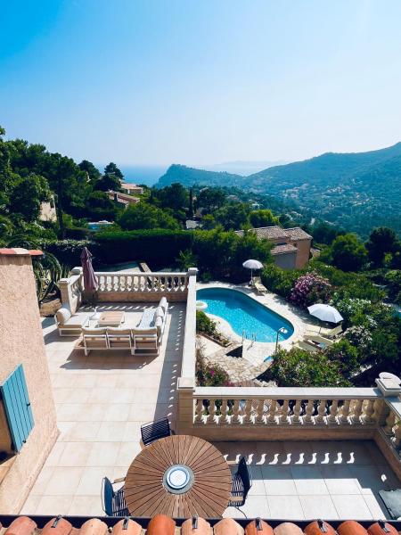 Stunning Villa with Pool, Sea View & Petanque in Golfe Saint Tropez, Rezervasyon  Le Rayol-Canadel-sur-Mer Mimosa Road