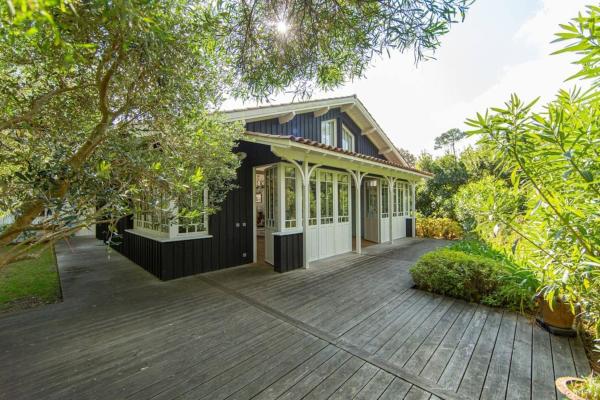 Villa Lolita au Cap Ferret à 2 pas du quartier ostréicole, Rezervasyon  Akitanya otoparklı oteller, Otopark