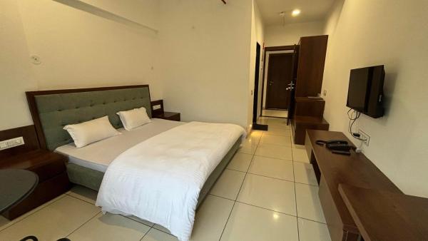 Silver Spring Guest House - Phase 2, Rezervasyon  Indore 