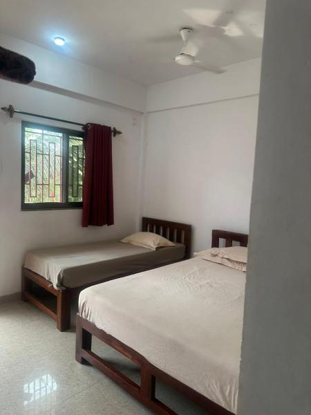 Laxmi house, Rezervasyon  Arambol North Goa