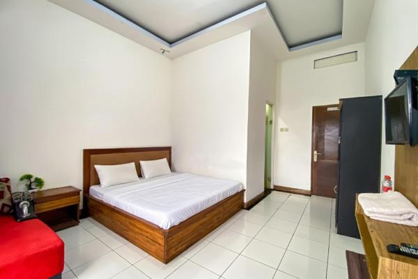 Hotel Tirta Jadi at Karangkobar Banjarnegara Mitra RedDoorz, Rezervasyon  Karangkobar Central Java