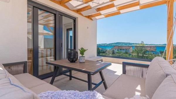 Boho Beach House by Villas Guide, Rezervasyon  Srima Sibenik-Knin County