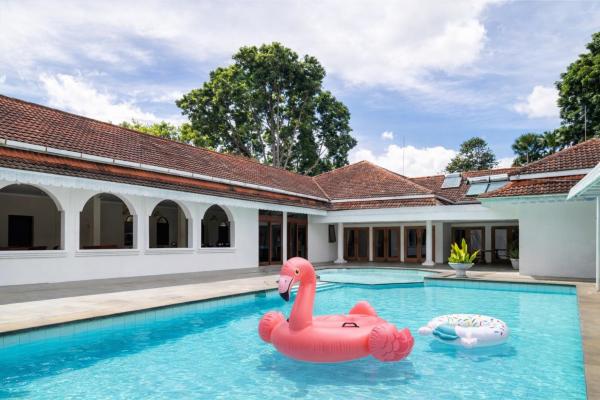 The Kamalaya Hotel Garden & Wedding House, Rezervasyon Otel Bandung Wetan Bandung, Dago Indah Golf Course yakınındaki