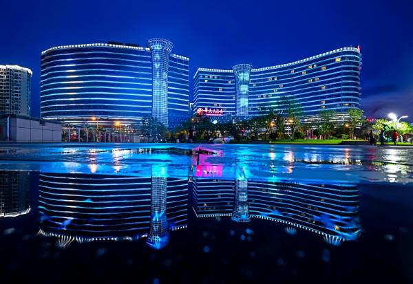 King Maker Grand Hotel-At the Gate of Tianmen Peak Cableway, Rezervasyon  Hunan SPA Otelleri, SPA