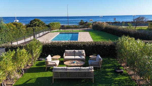 Villa Saphir - Sea view, beach access and pool, Rezervasyon  Sainte-Maxime Mimosa Road