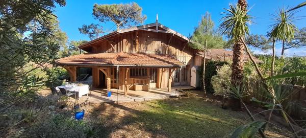 Belle Villa Familiale entre Agapanthes et Bambous, Rezervasyon  Akitanya otoparklı oteller, Otopark