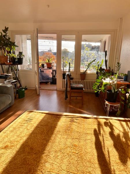 1 Zimmer mit Aussicht und 1 Zimmer mit Balkon in 4 Zimmer Wohnung, Szene, Parks und Top Lage, Rezervasyon  Berlin Almanya, Südstern underground station yakınındaki