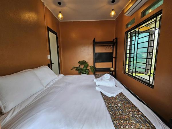 Stay HostelandBar, Rezervasyon  Làng Cac Ha Giang