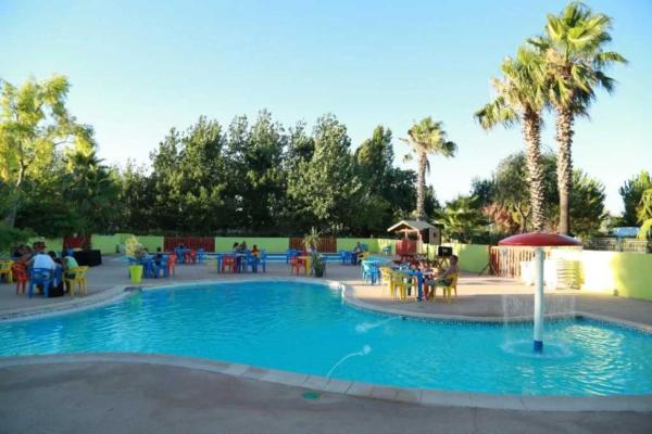 ZEcamping 4 étoiles pet friendly animations bien-être, Rezervasyon  Villeneuve-lès-Béziers Canal du Midi