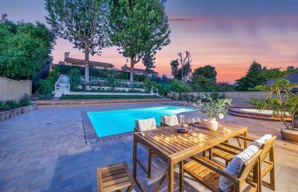Luxe Sundance Villa 3BR with Pool and Spa Near Disney, Rezervasyon  Pomona Los Angeles Metropolitan Area