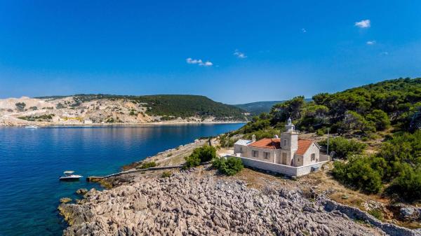 Phenomenal Pucisca Villa Lighthouse St Nicholas 2 Bedrooms Floor Heating, Rezervasyon  Pucisca Brac
