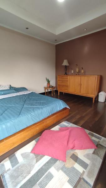 Hijaudaun Villa, Rezervasyon  Genteng West Java