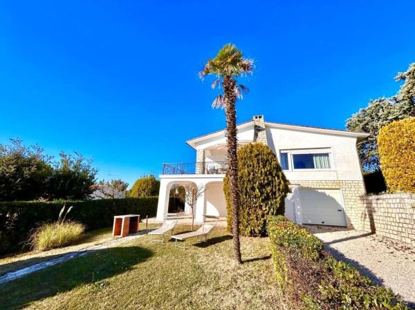 Villa Edith - stupenda villa con terrazzo vista mare e spiaggia inclusa, Rezervasyon  Numana 