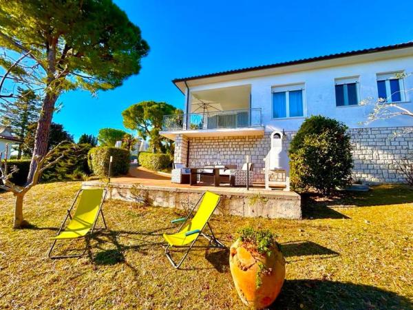 Villa Renata, bellissima villa con terrazzo vista mare e spiaggia inclusa, Rezervasyon  Numana 