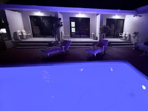 Dar Al Noor - Aviation Residence, Rezervasyon  Oudtshoorn Klein Karoo