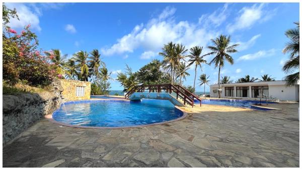 Oceanfront 2 Bedroom Villa with Pool and Beach Access Shanzu, Rezervasyon  Coast Region Havuzlu Oteller, Yüzme Havuzu