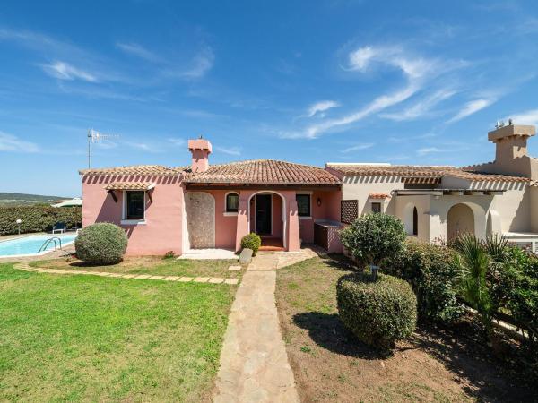 Villa with a private pool and sea view, Rezervasyon  Cuile Pazzoni Havuzlu Oteller, Yüzme Havuzu