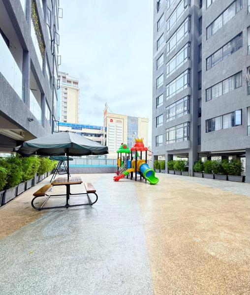 serenity heights three bedroom apartment with swimming pool fully equipped gym ample parking space child play area and amazing scenic views, Rezervasyon Daire Nairobi Nairobi