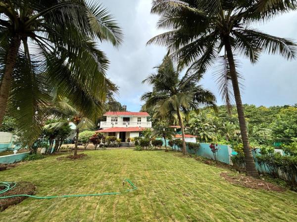 Hilltop Nest Cozy Villa with Hill & Forest Views, Rezervasyon  Nogorcem Goa